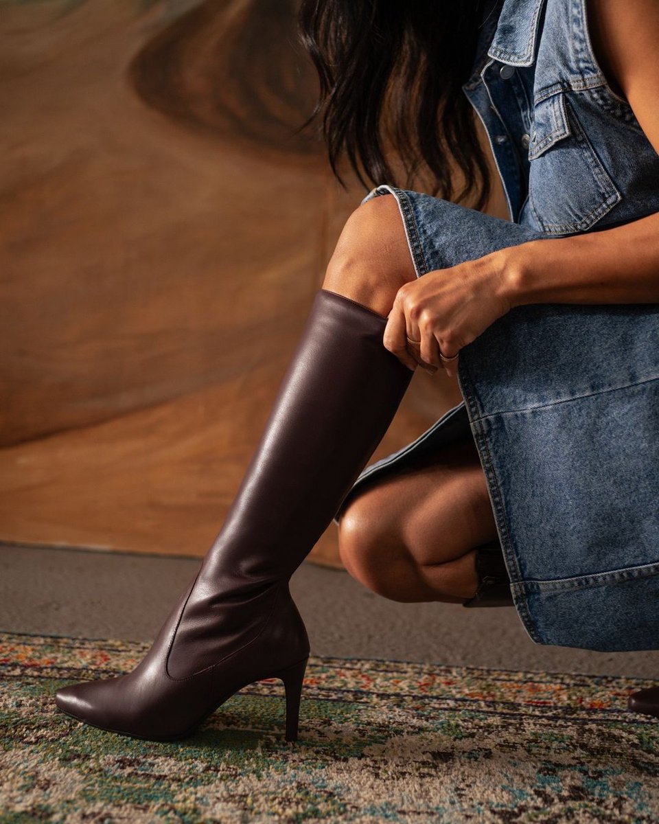 The amazing @duoboots is back in Bath at their pop-up here at Milsom Place! ❤ Handmade in Portugal Duo Boots has a fantastic reputation as one of the best Boot brands in the UK, come on down and find your dream boots today . . . @visitbath @bathbid @bathmums @bathlifemag
