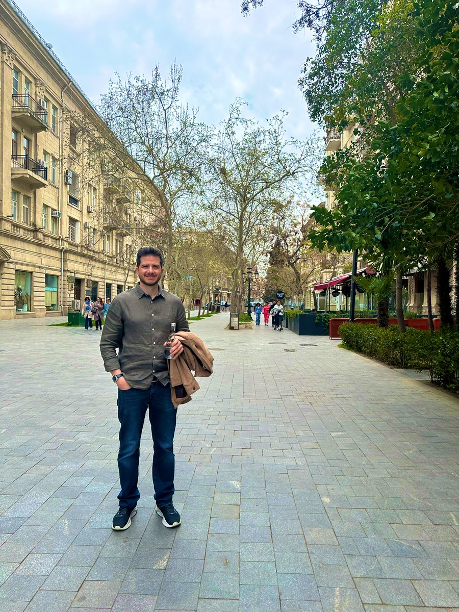 A beautiful day to be strolling the streets of Baku ☀️ Eid Mubarak to all my friends in Azerbaijan and beyond 🇦🇿🇮🇱