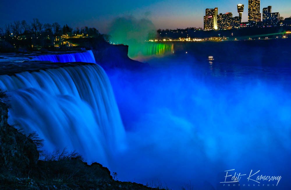 Smooth in blue.

Niagara Falls #NewYork #longexposure