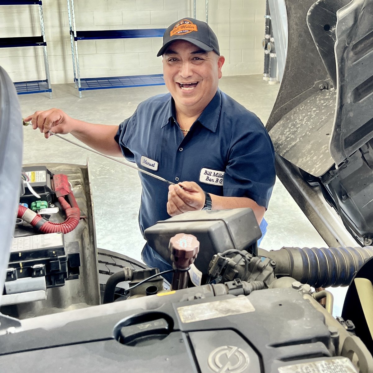 Now hiring Fleet Mechanics🚚 If you're interested, visit our careers page now! 🧰Ability to perform service & preventative maintenance on company vehicles. 🧰Strong diagnostic skills in repairs & issues reported by drivers. 🧰Knowledge of gasoline/diesel engines.