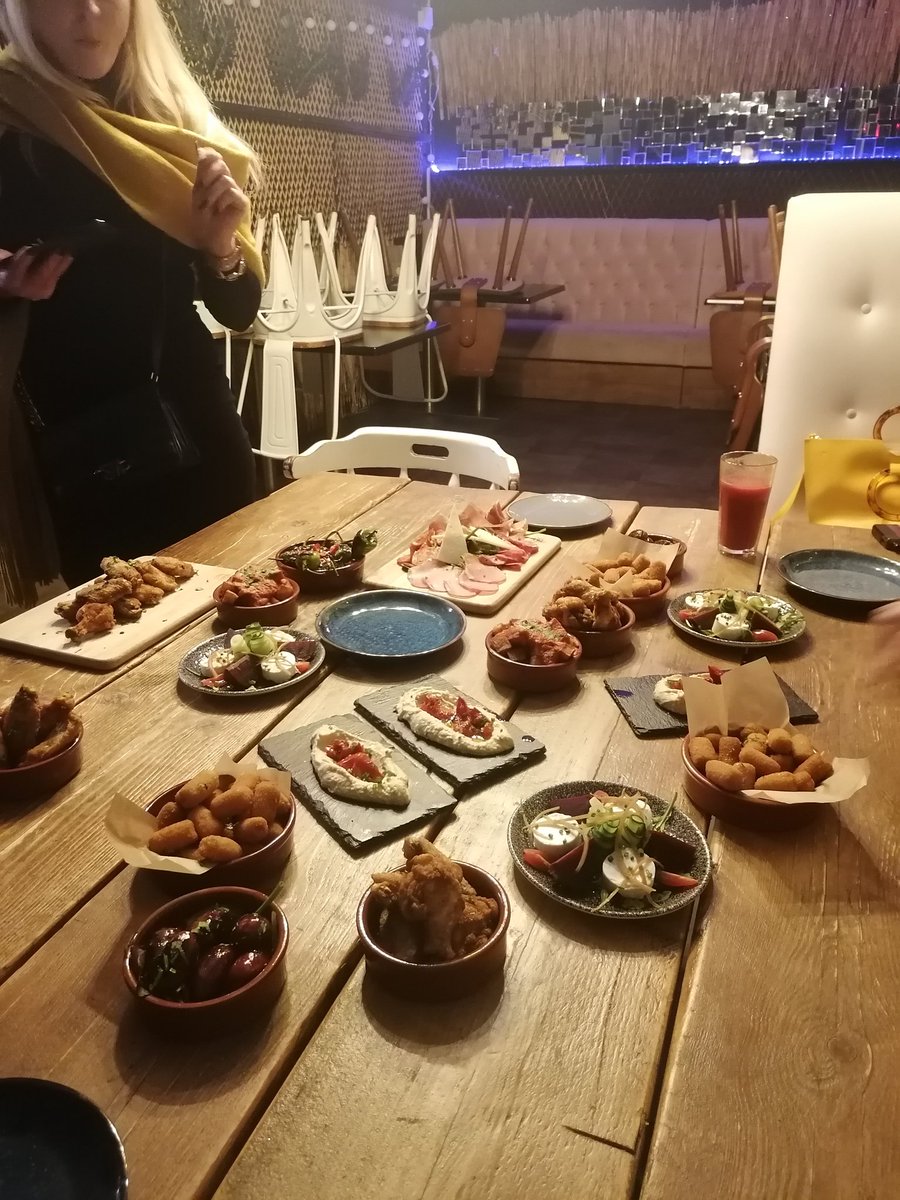 Colletian's tweet image. Tapas time ✨
