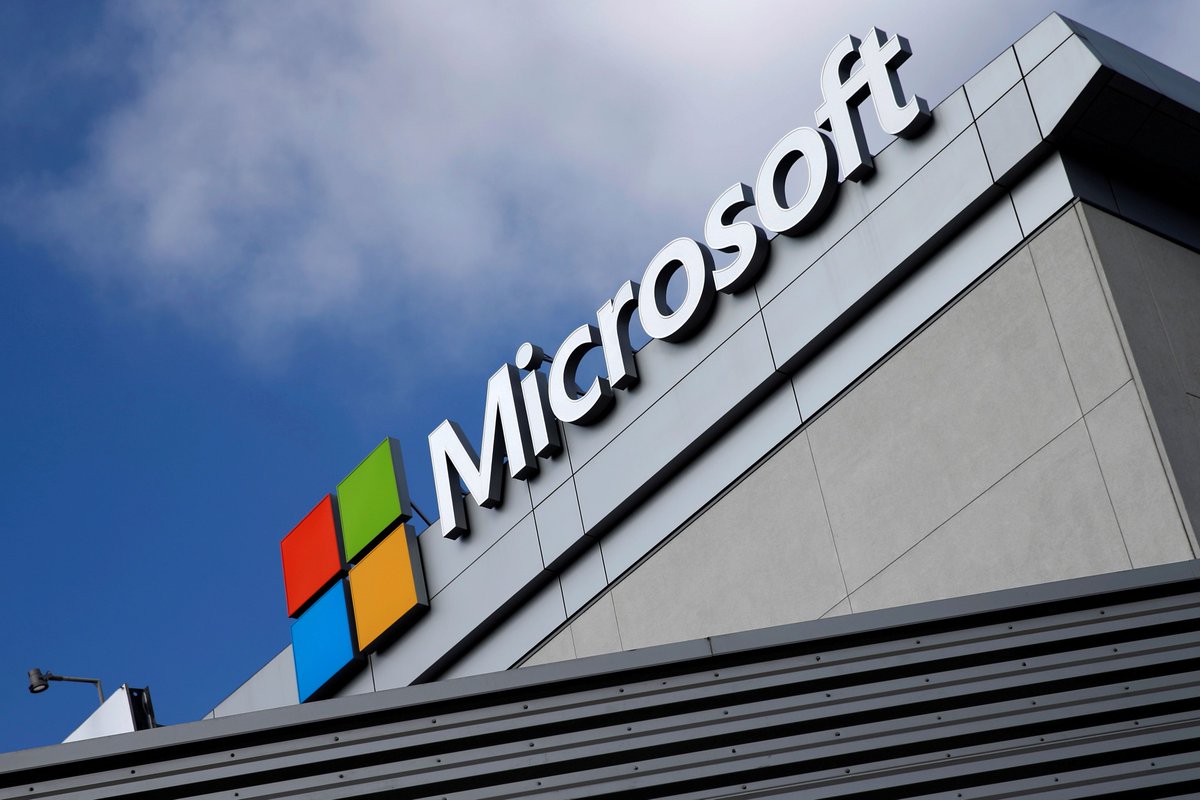 Microsoft'un şirket için oldukça hassas olan bilgileri içinde barındıran bir sunucuyu korumasız bıraktığı ortaya çıktı. Techcrunch’ın haberine göre şirket, çalışanların bilgilerini, şifrelerini ve anahtarlarını şifre koruması olmayan bir sunucuda korumasız bıraktı.