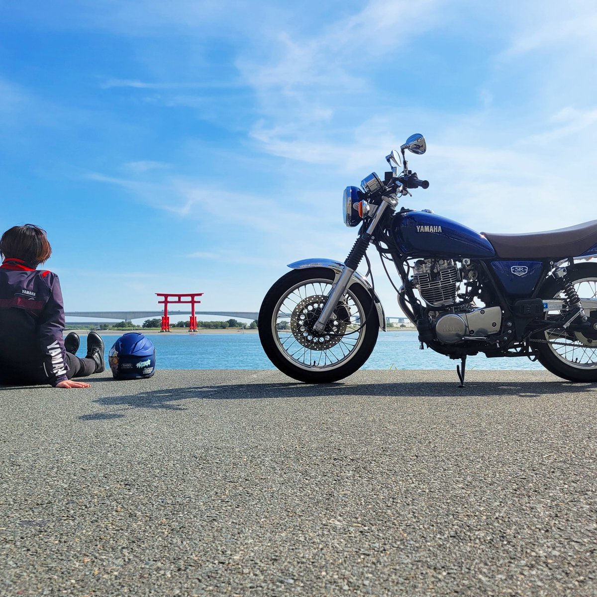 SNS再出発ということで
#バイク乗りとして軽く自己紹介 

名前→まっっっちゃ
性別→♀
年齢→23
住み→愛知(三河)
車種→SR400
一言→近くにツーリング仲間がいなくて寂しいです。(ツーリング条件は♀)

#sr400 #バイク女子