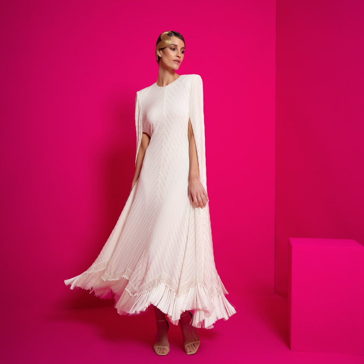 CORAL. Feria 2024 
Fotografiado en Sevilla por @ernestocastillofoto 

#CoralJoséHidalgo #ModaFlamenca #Moda #Artesanía #Coral #JoséHidalgo #Sevilla #FeriaDeSevilla #Feria2024 #NewCollection #Fashion #Style #Tendencia #Fiestasdeprimavera 
#SpanishFashion #ModaAndaluza