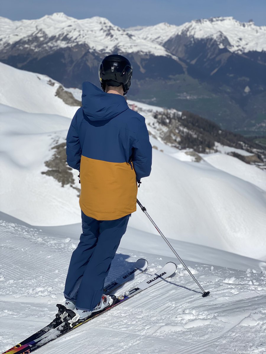 On top of the world 🤍🩵💙

Spring skiing in <a href="/LaPlagne/">La Plagne</a> is simply wonderful. ☀️ Suns out, skies are blue, the ❄️ snow is awesome!

#LaCabine #CreteCoteSki #LaPlagne #Paradiski #SpringSkiing