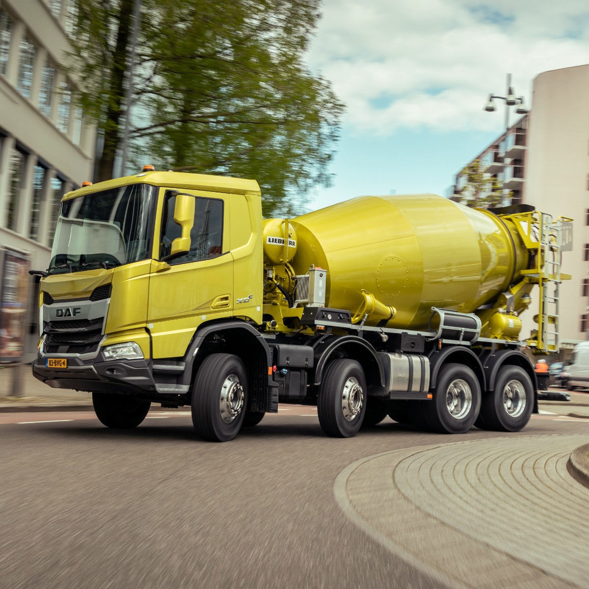 Last month, DAF Trucks won 'Fleet Manufacturer of the Year', for the second consecutive year, at London's prestigious Fleet News Awards 2024, and also received awards for the DAF XD and LF. 🏆

Read more: brnw.ch/21wIIrP

#Winner #Awards #Trucks #DAFXD #DAFLF #DAFTrucks