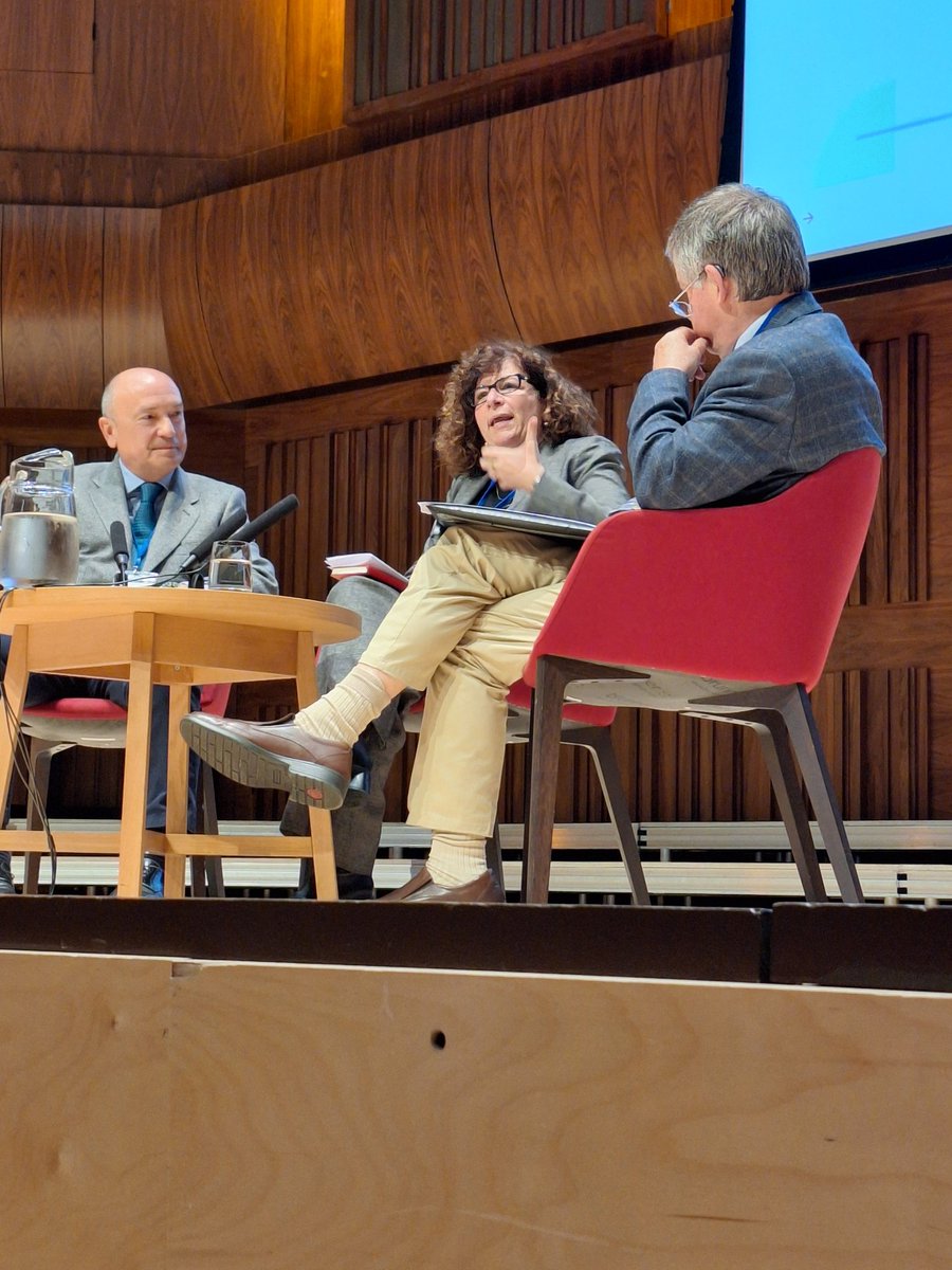 euatweets's tweet photo. "A good leader is someone who has nothing to prove and who can hold space for others." Luciana Vaccaro @hes_so #EUA2024AnnualConf #leadership https://t.co/7ajBSKOlSf