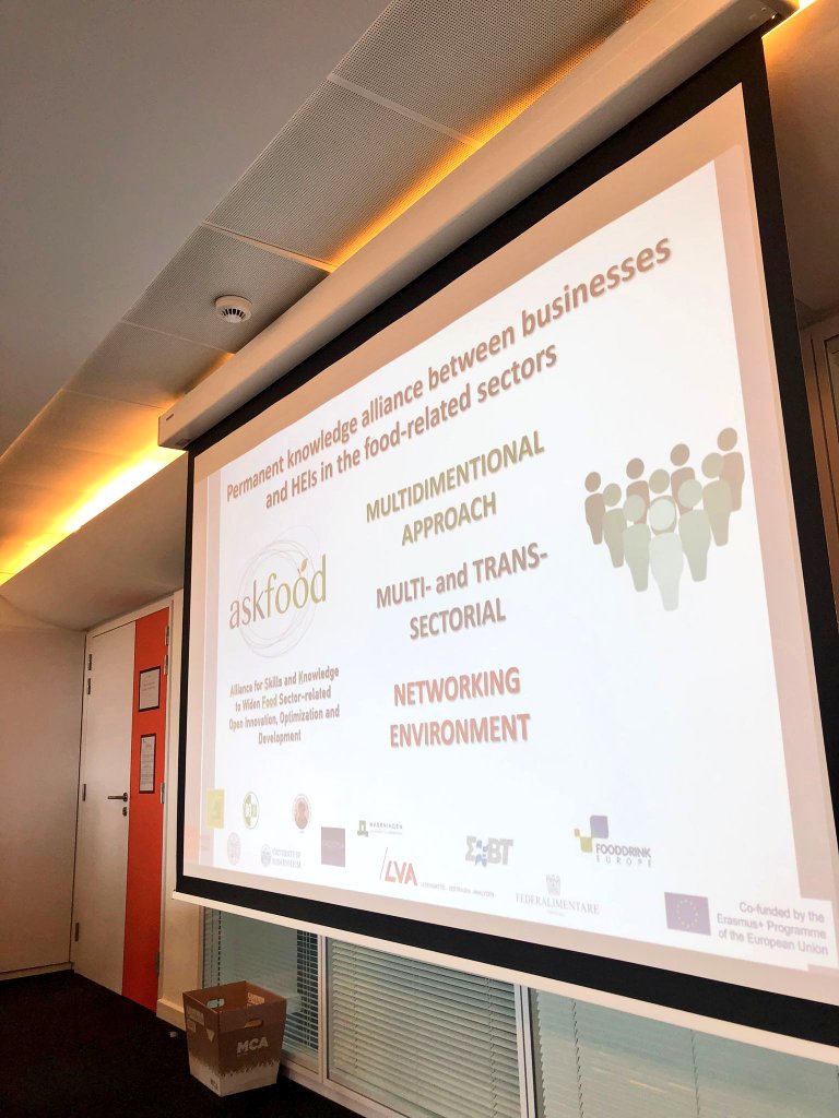 Paola Pittia @UniTeramo  presents now @AskfoodE project #Alliance for #Skills #Business and #HEIs in #foodsector 
Today in #FIELDSproject final conference in #Brussels #erasmusplus #PactforSkills