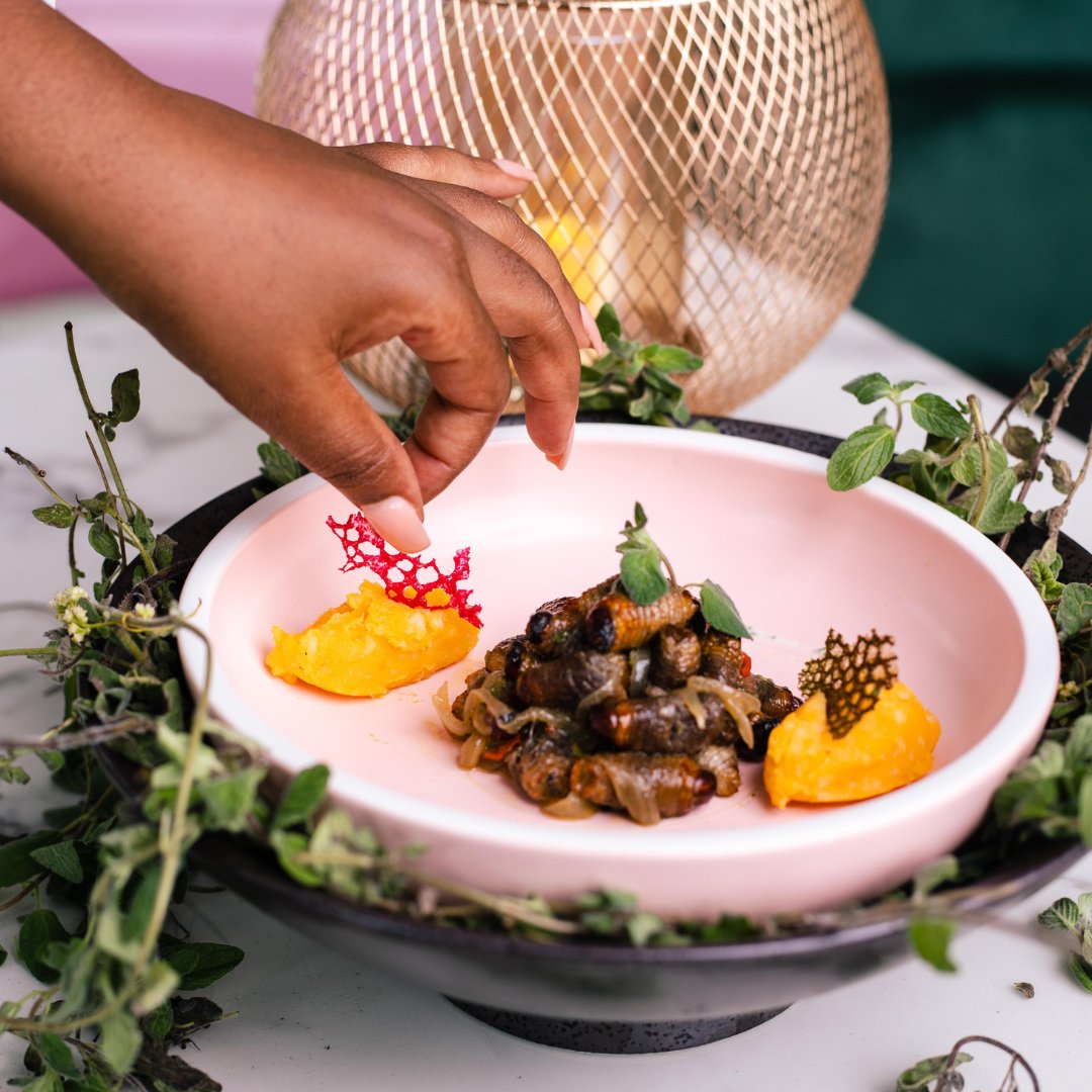LEGABRIEL_RDC's tweet photo. En arrivant au restaurant @legabriel_rdc aujourd’hui, demandez :
« Une assiette de mposè à la crème d’ail, s’il vous plait »
(Re)découvrez nos spécialités culinaires. Manger redevient un plaisir !

RDV au 36027 route de Matadi C/Ngaliema
+243 977 777 301
#legabriel_rdc  #kinshasa https://t.co/FcvssasR3G