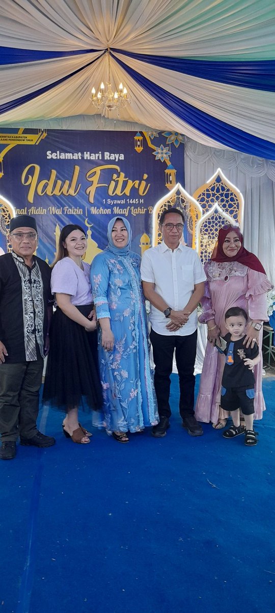 Alhamdulillaah bisa menghadiri acara Silaturahmi Idul Fitri 1 Syawwal 1445 H bersama Bupati Bolaang Mongondow Timur Bapak DR (C) Sam Sachrul Mamonto dan Ibu Seska Elfira Budiman anggota DPRD Provinsi Sulawesi Utara dari Partai Nasdem. (Tutuyan, 11 April 2024.)