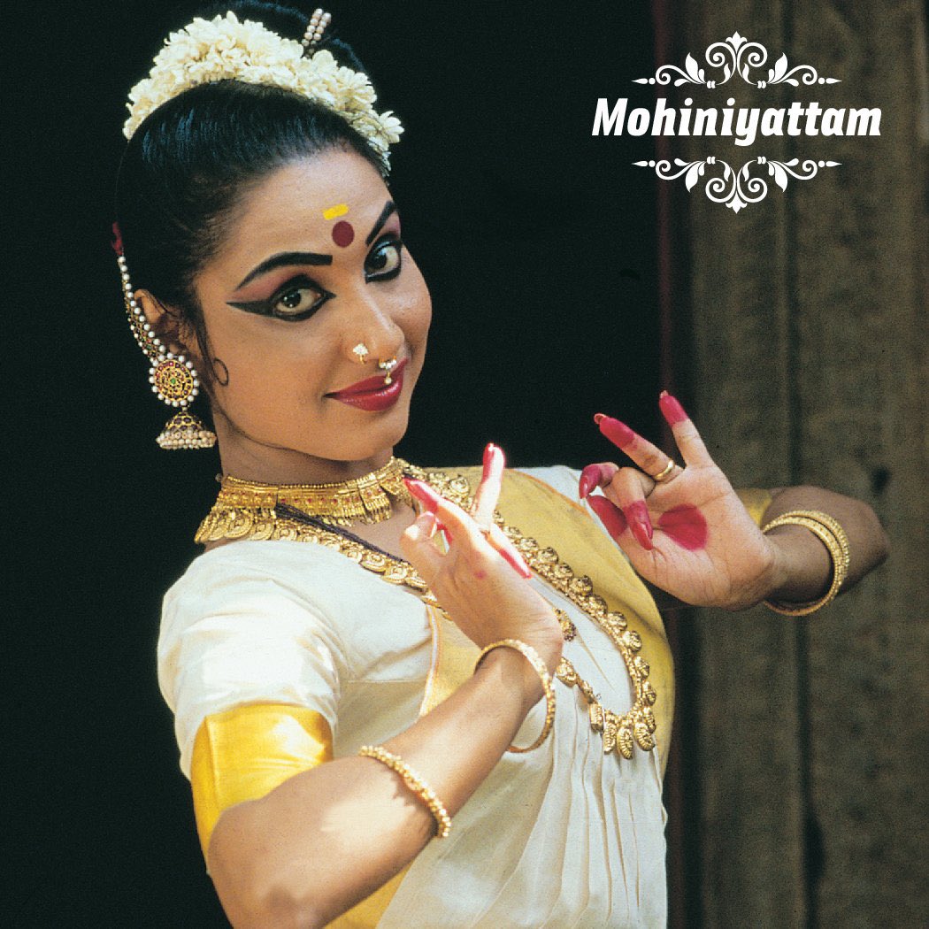 #TarianINDIA Mohiniyattam adalah bentuk tarian klasik India yang berasal dari negara bagian Kerala. 📸: @KeralaTourism #75thIndiaIndonesia