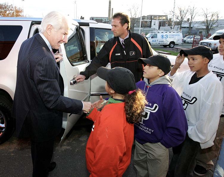 Ed Snider was an incredible man. Eight years after he left us, his legacy @SniderHockey continues shine and help young people succeed in the game of life. His contributions are immeasurable. #EdSnider