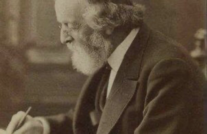 « Un politicien pense à la prochaine élection. L’homme d’État, à la prochaine génération. »
James Freeman Clarke