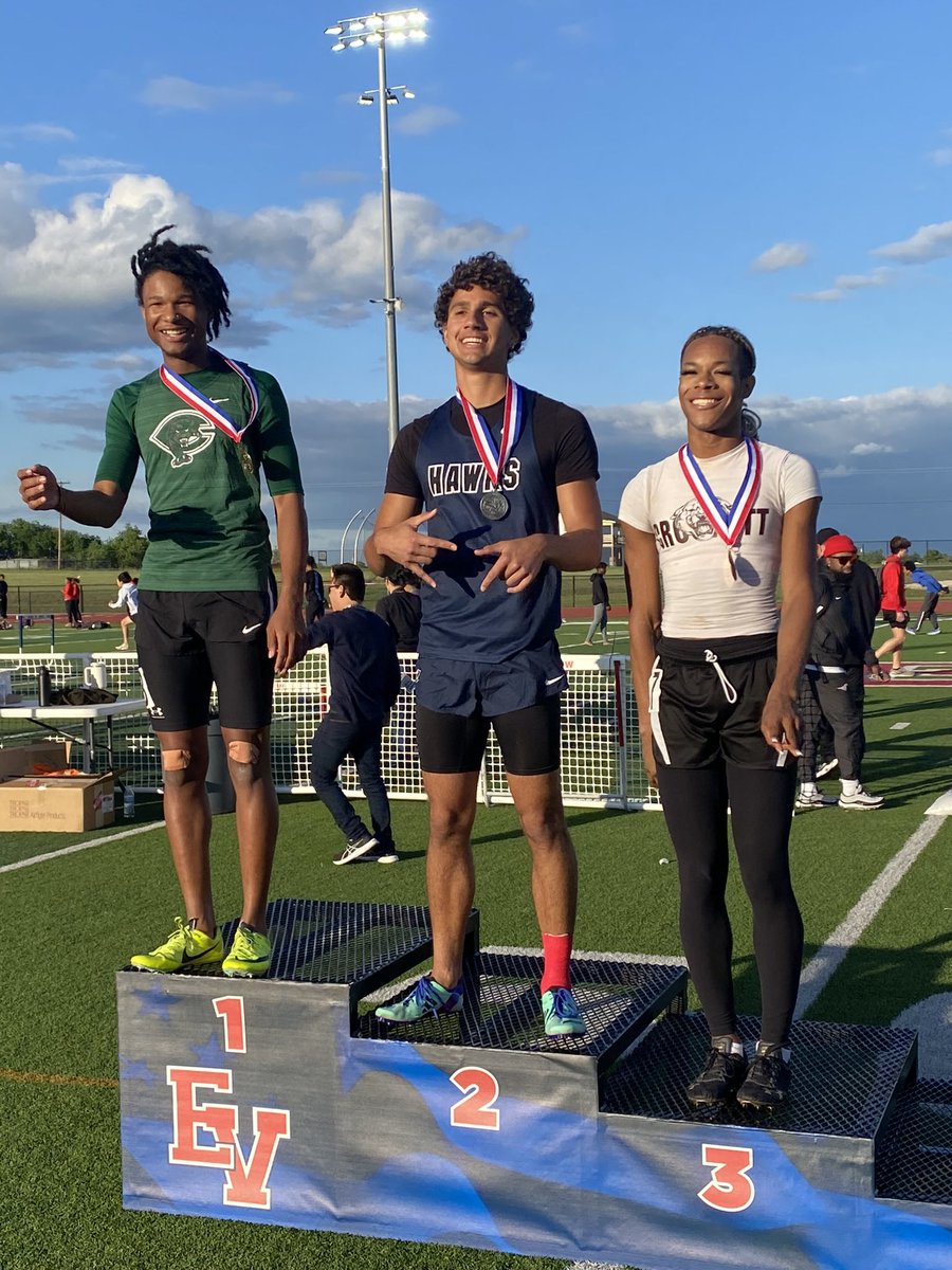 Crockett_Sports's tweet photo. JJ Manor will be making another trip to the Regional Track Meet this year, after finishing 3rd place in the 110 Hurdles. Proud of you JJ!! @manor_kori @AustinCrockett https://t.co/spDpXkAVId