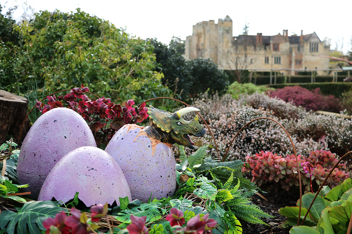 There's only a few days left for you to enjoy our Easter event. Come and take part in: - A dinosaur egg hunt with a @TonysChocoUK_IE treat at the end - A dino-tastic craft activity Plus you can splash around in the Water Maze & explore the playgrounds!