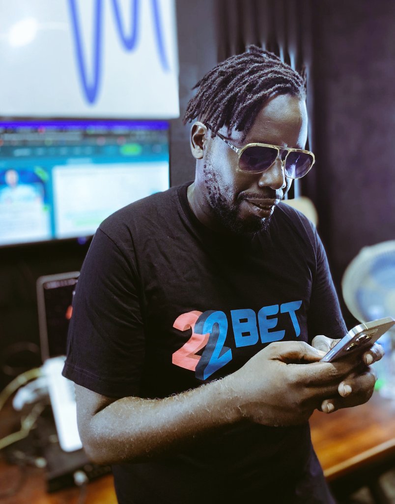 Quick studio break. Post Eid excitement and Champions, Who you got taking it in Europa today? Go to #22Bet for the #BestOdds @22BET_Uganda bit.ly/Ruyonga22BET  📷 @ledra426