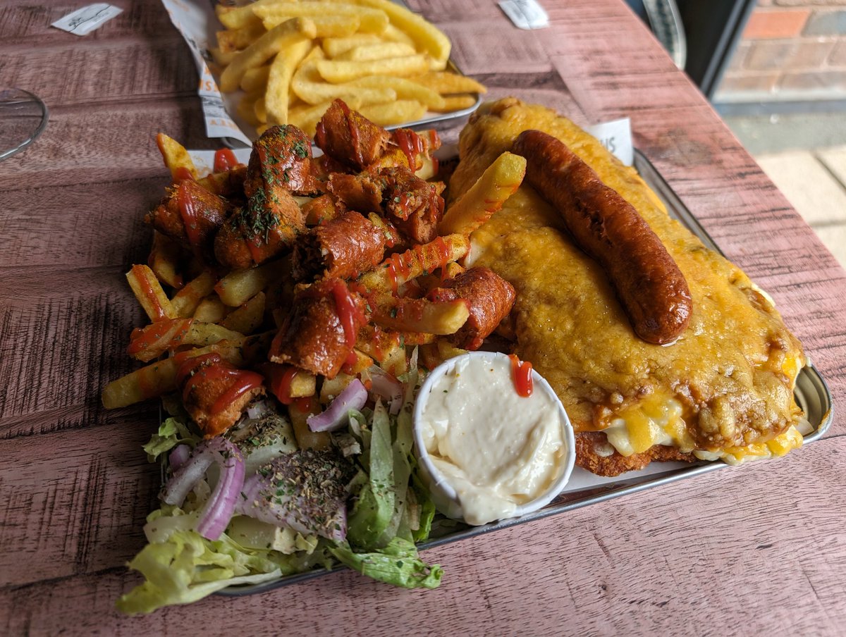 Nawt better than a parmo, especially one with Currywurst!