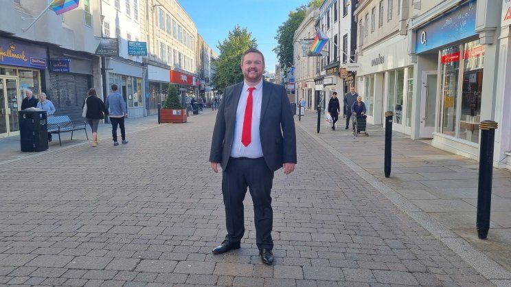 Punchline Talks! Politics with @alexmclabour, Labour parliamentary candidate for #Gloucester: buff.ly/43UhjIi @Glos_Labour @UKLabour