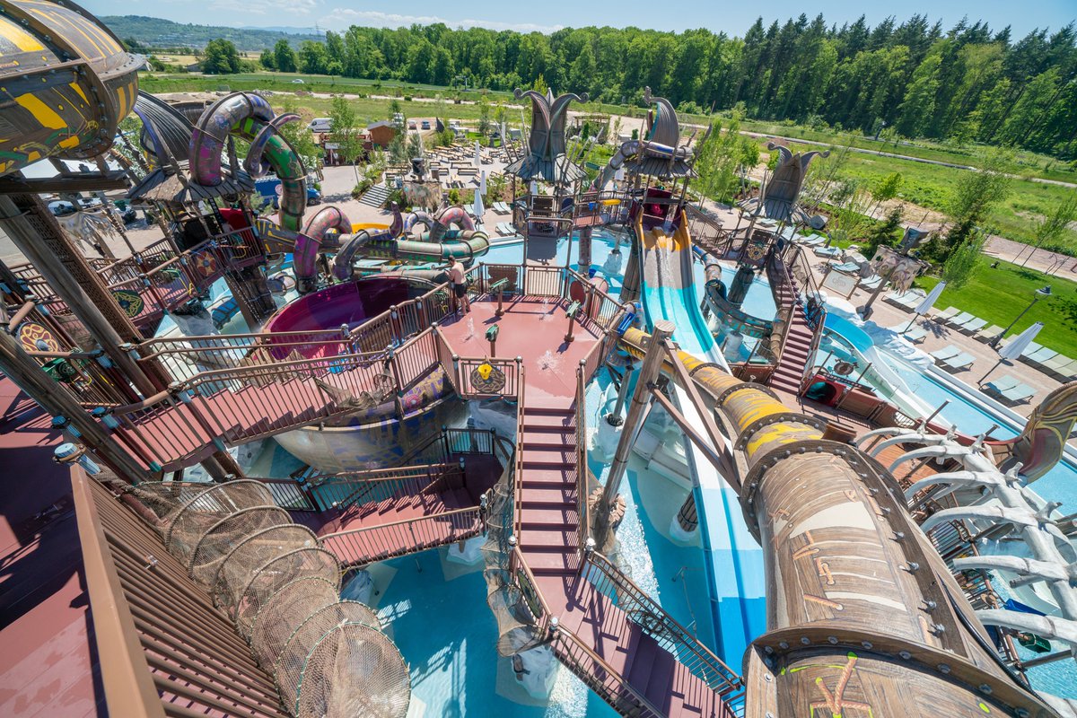 RulanticaEN's tweet photo. Summer is coming, temperatures are climbing and it's almost time to enjoy some fun outdoors! #Svalgur is slowly coming out of hibernation and will be waiting for you from 27th April in our outdoor area, #Svalgurok, with over 100 playing opportunities! โ๏ธ ๐ https://t.co/AxMs6mbHXT