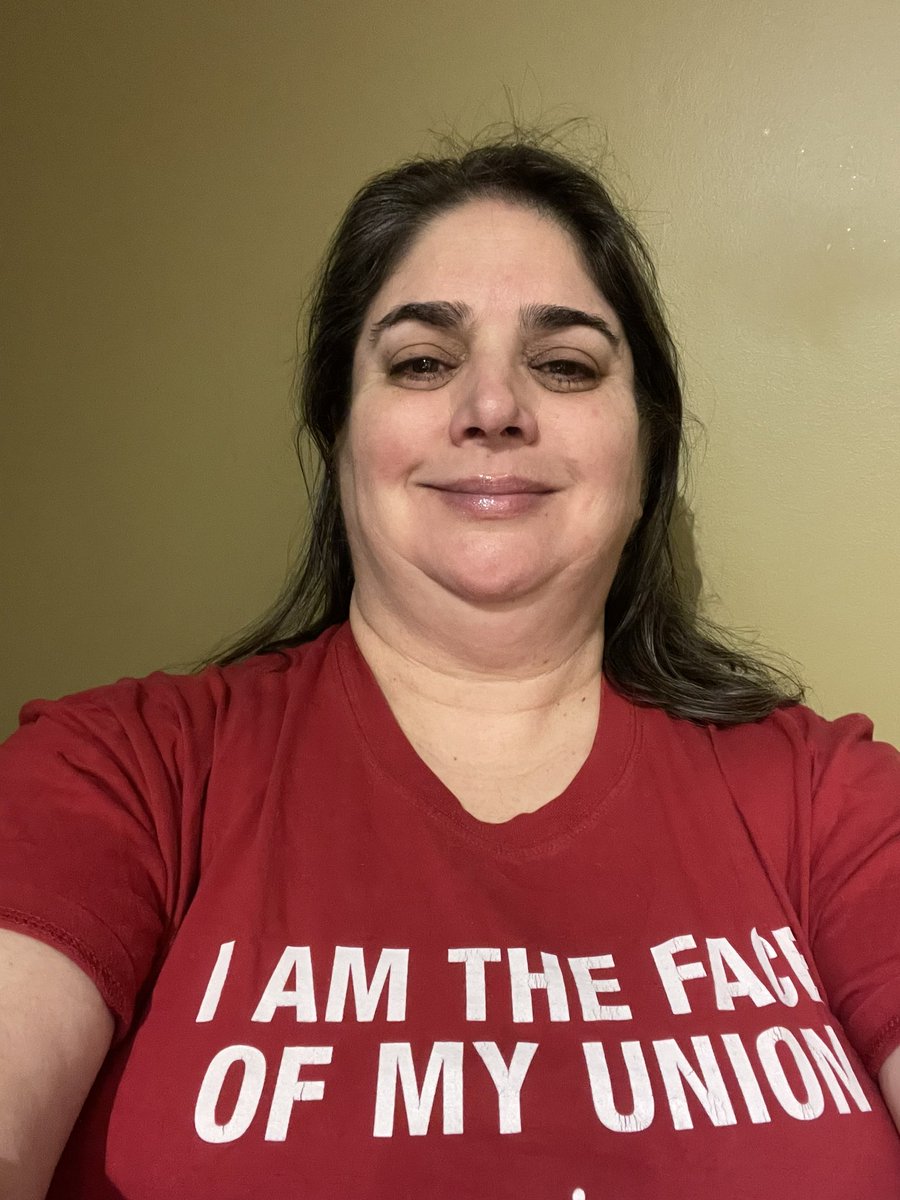 I’m wearing red. Are you? Don’t forget support our #PETL bargaining team today #CollectiveBargaining #ETFO #LetsGetItDone #RedForEd @ETFOPeel @ETFOeducators