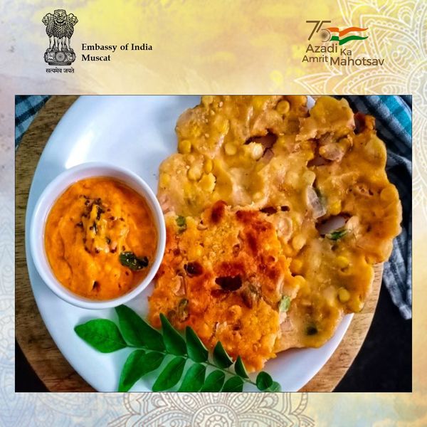 #IndiaStories The staple food of #Telangana Sarva Pindi is a savory pancake made of rice flour, chana dal, peanuts, and chilly, cooked in a deep, round-shaped pan to preserve the sanctity of the recipe. It is an excellent healthy breakfast/ snack option.