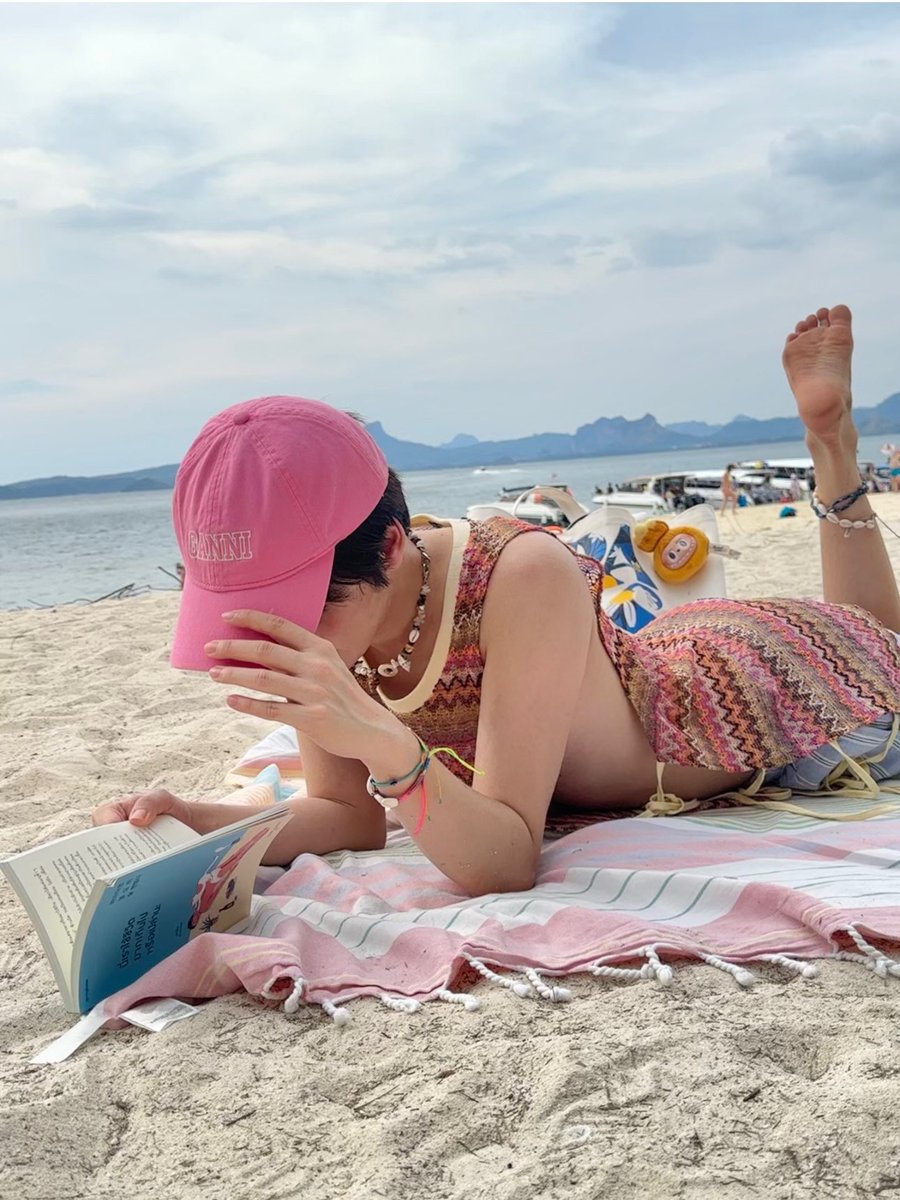 cooheartt's tweet photo. Hotter than the summer sun 🐱 #cooheart https://t.co/uGwsexAAdG