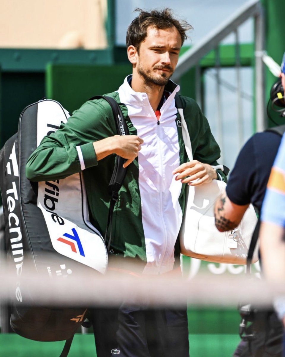 Clay is not favorable to us today, off to Madrid 😞 @DaniilMedwed | @ROLEXMCMASTERS