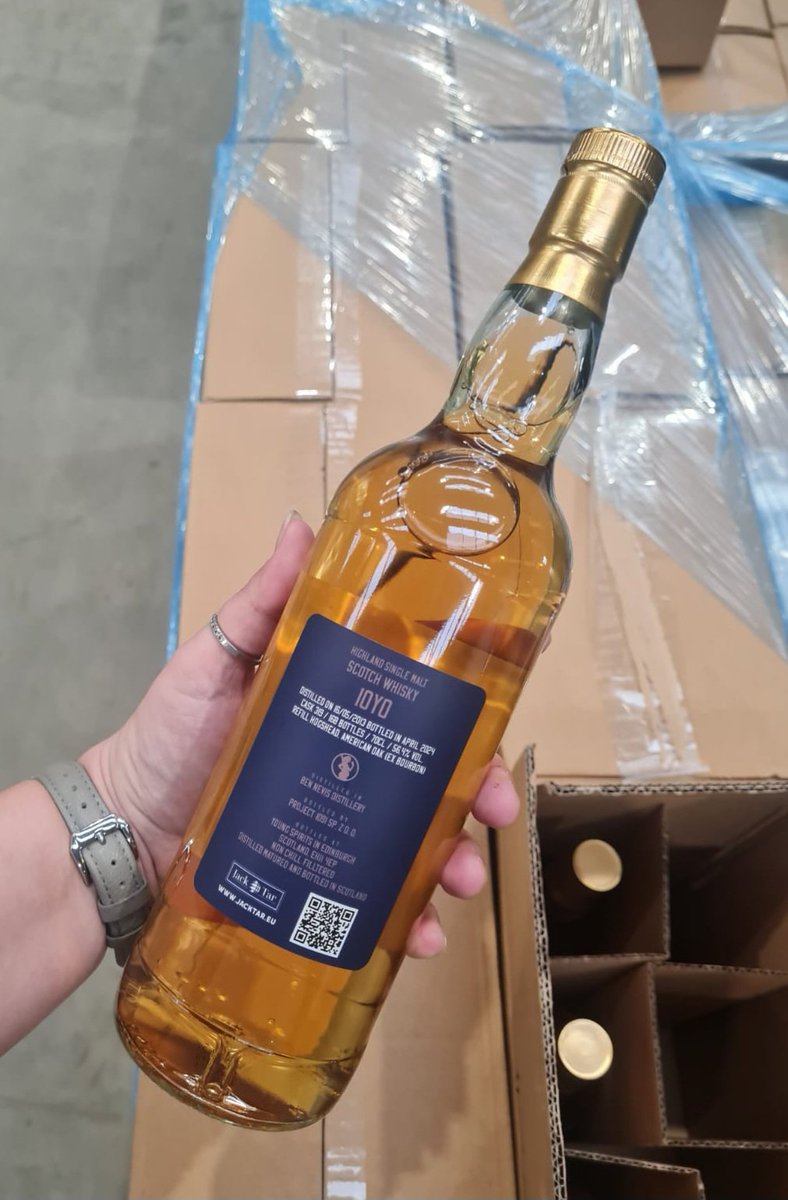 Jack_Tar_Hold's tweet photo. NEXUS 13🤖😁👏, Lark City Series🌇, Ben Nevis 2013, 10yo, cask #319, 56.4%, 168 bottles. Would you dare to move forward?😉🏙
#jacktar #project1091 #singlecask #whisky #birnam #bennevis #Scotland #speyside #highlands #novel https://t.co/hdKvdeZwKc