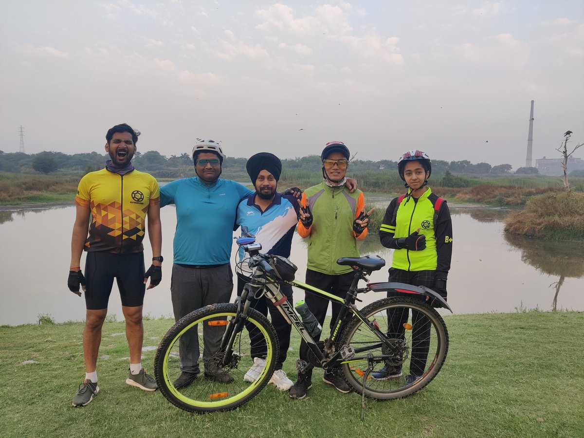DPRdelhi's tweet image. Eid Ride 🤩

#delhipedalersandrunners #eid #groupride #morning #delhi #yamuna #midweek #holiday #bicyclemayordelhi #masti #fun #festival