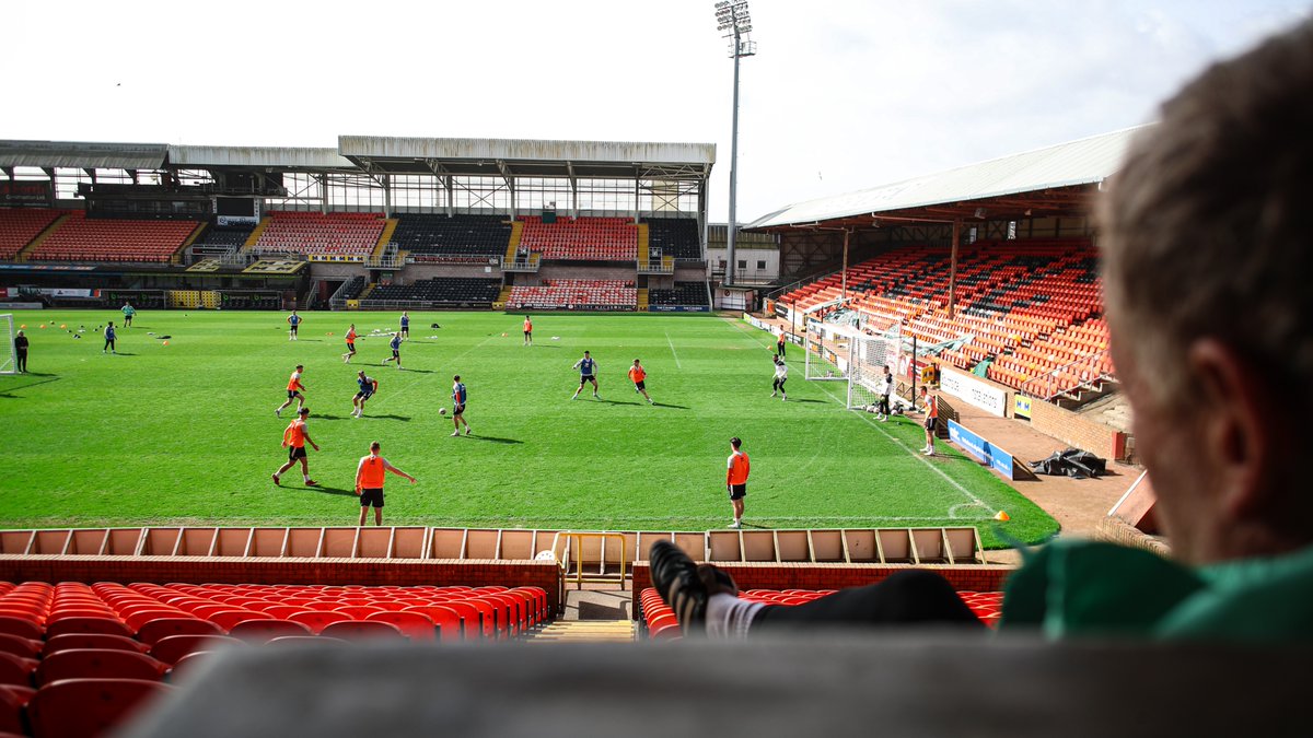 dundeeunitedfc's tweet image. The perfect climate for #MORUTD fine-tuning ☀️

#cinchChamp | #DUFC