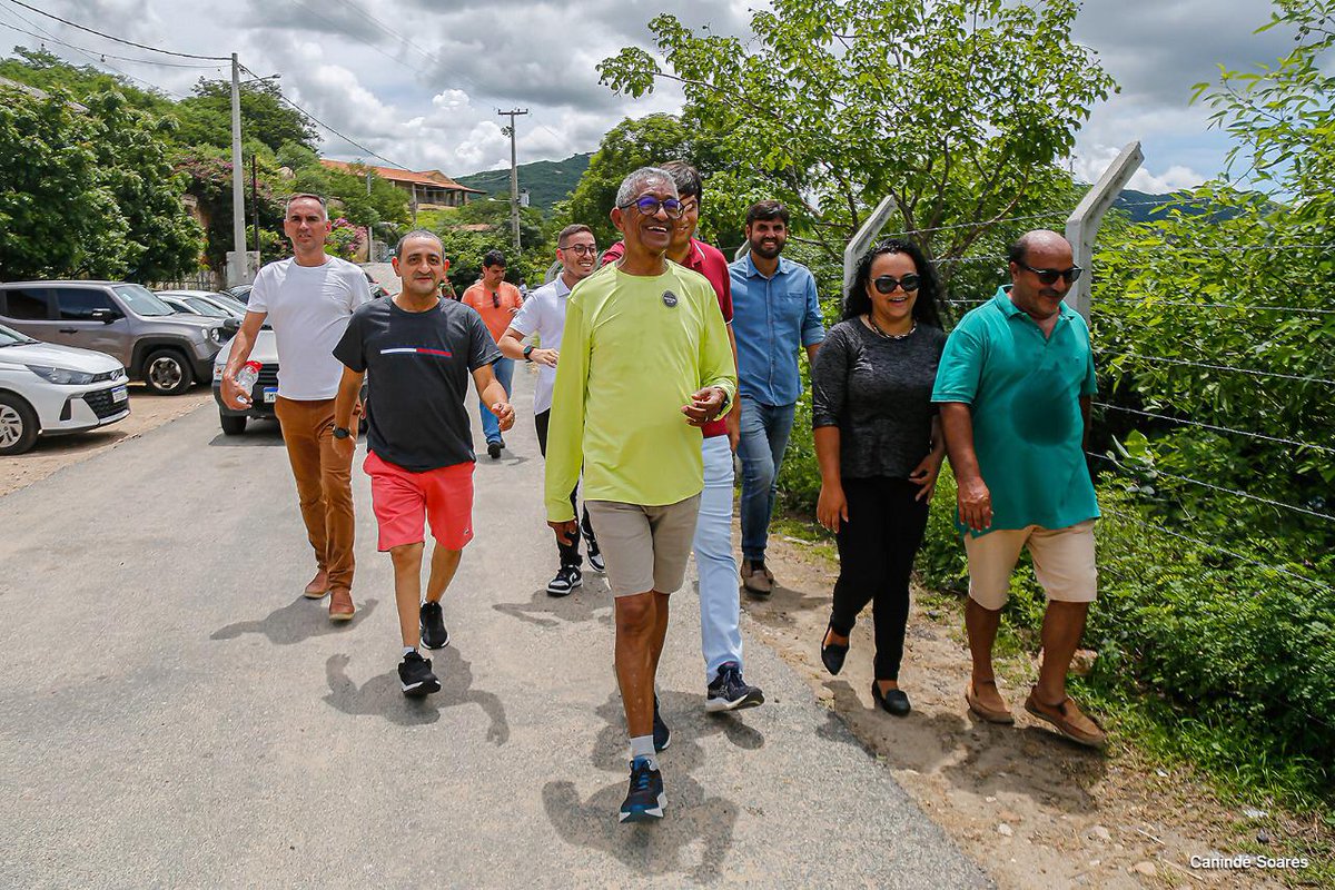 • Viva Gargalheiras! Viva o Nordeste! Viva a esperança que renasce nas águas! É uma honra inestimável estar aqui, representando não apenas a mim mesmo mas também o meu povo. Para um nordestino, a água não é apenas um recurso; é um sinal de vida, prosperidade e resistência.