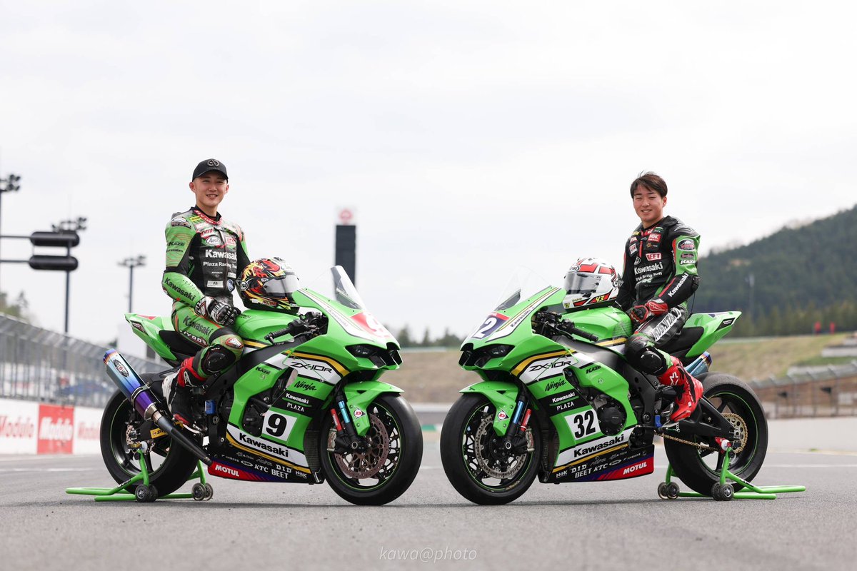 Kawasaki Plaza Racing Team 2024 , 始動！

📸 @kawaphoto55 

#Kawasaki #カワサキ
#KawasakiPlazaRacingTeam #KawasakiPlaza
#カワサキプラザ #MotulJapan #PoweredByMotul 
#araihelmet #hyodproducts #alpinestars
#andwear #wadydesign
#ogio_powersports_japan
#オジオパワースポーツ…