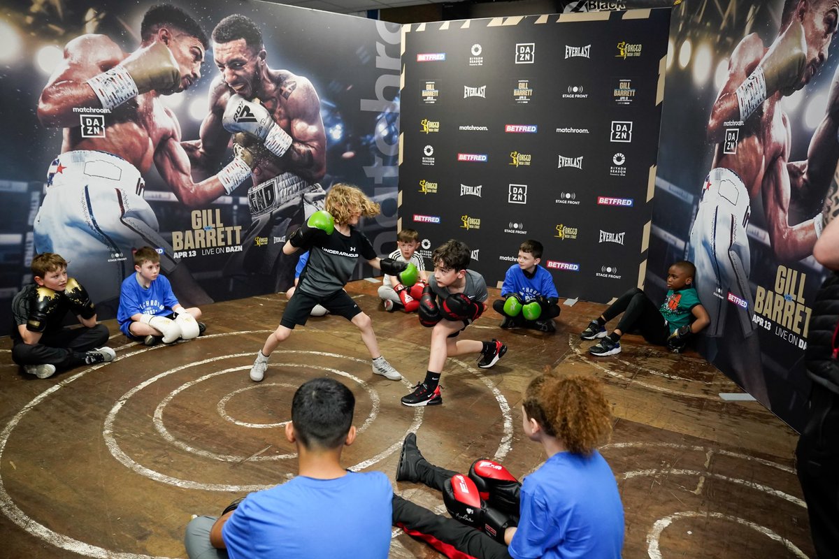 We had a great time at the @matchroomboxing in the community event in Manchester 🥊 Proud to see the partnership with @EmpireFightingC & @CollyhurstABC go from strength to strength 🤝 Important to see the work Matchroom are putting into the grassroots level of the sport 👏