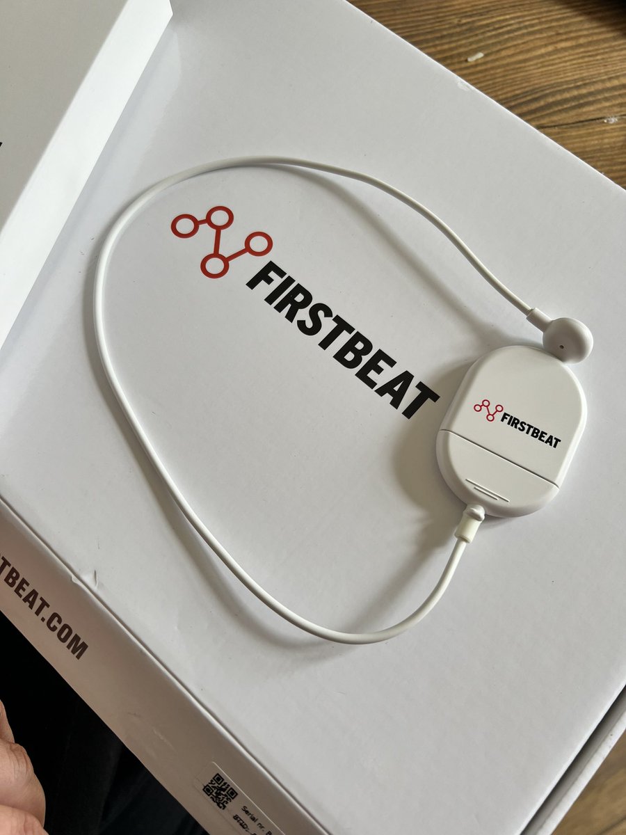 Only three and a half years since my first n=1 pilot and I finally have my hands on my first research device for #phdlife 😍 #HRV #stressandrecovery #patience @HEART_ED_STUDY @firstbeat