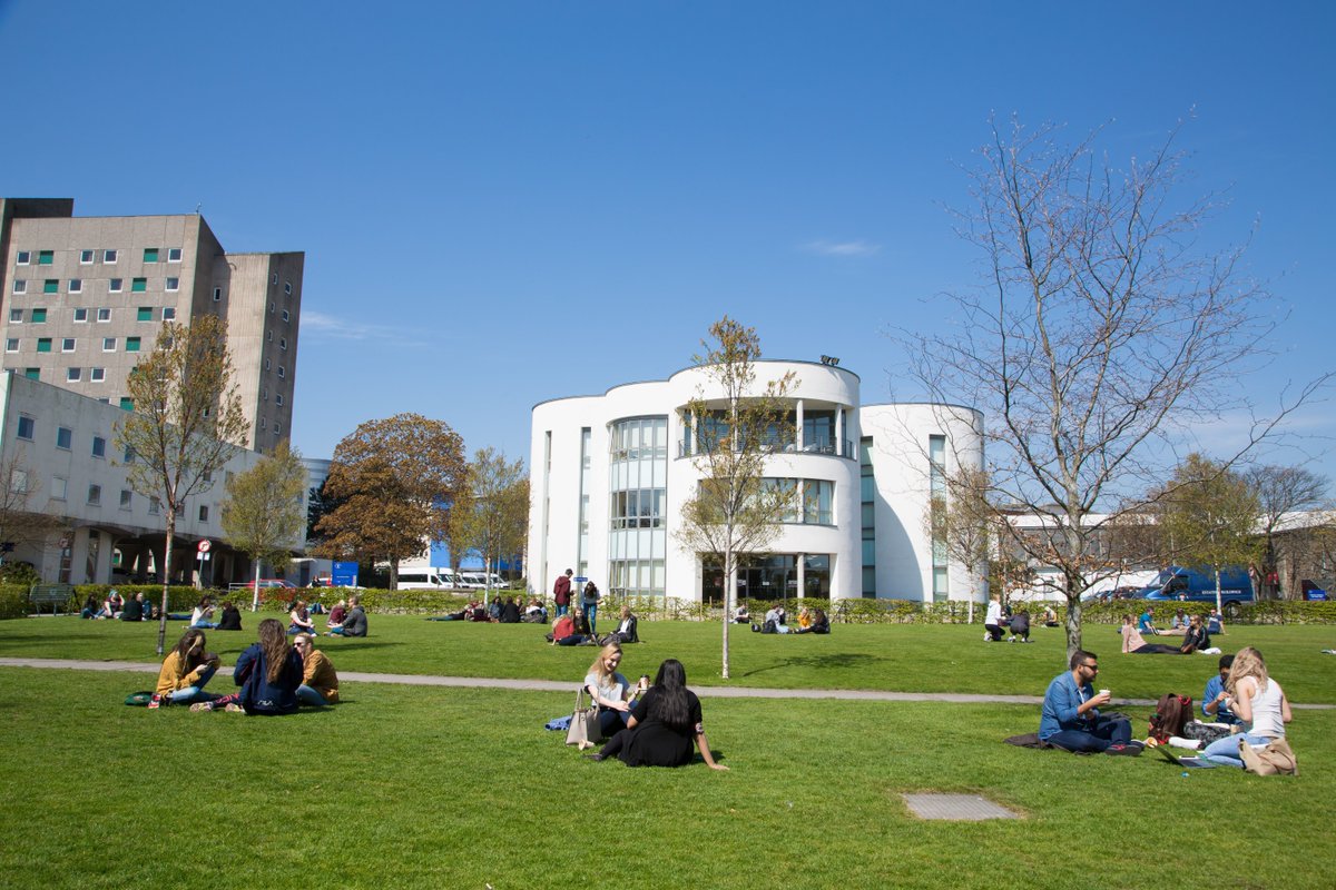 We are currently advertising some fantastic opportunities for candidates to join the School of Science and Engineering: 

- Engineering Technical Manager 
- Scientific Computer Engineer 
- Scientific Computing Manager 

Find out more at: buff.ly/3vNHh3G