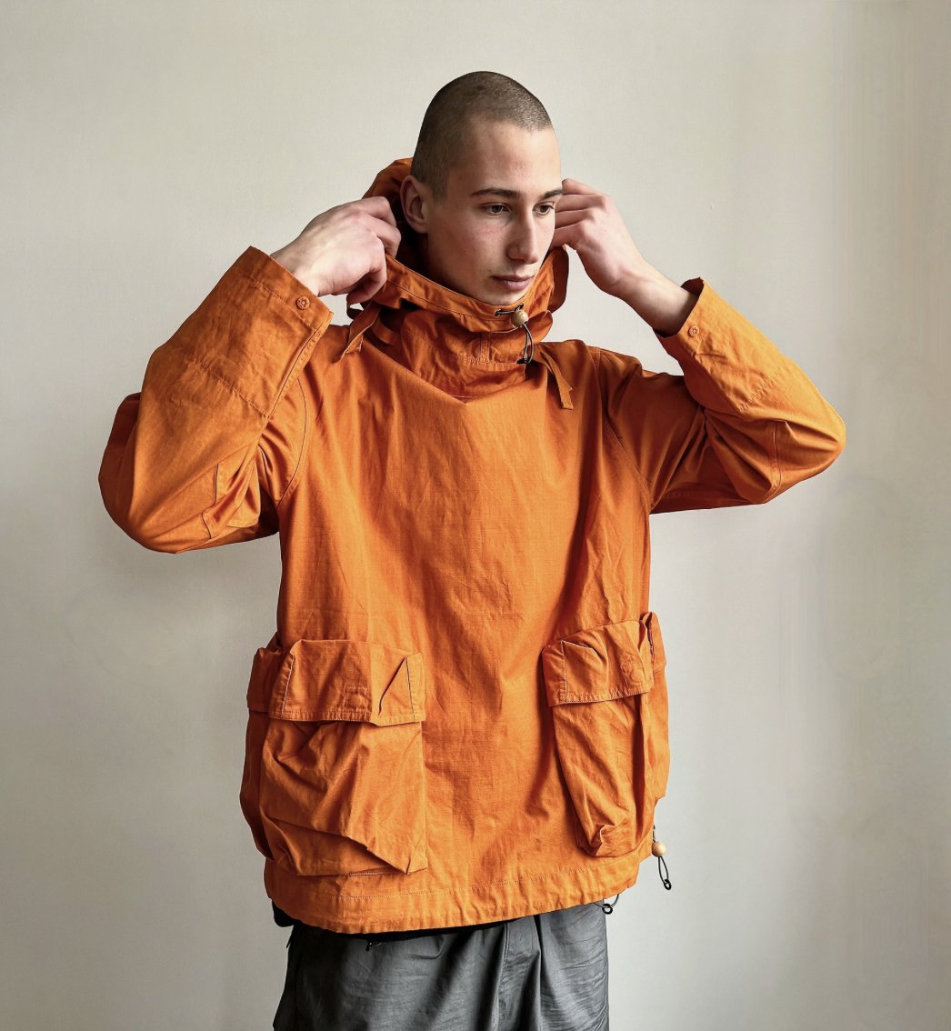 Hawker smock in orange garment dyed ripstop. Available in any colour you fancy. Contact: info@hawkwoodmercantile.com #hawkwoodmercantile #hawkwood #garmentdyed #menswear #outerwear #smock #jacket #coat