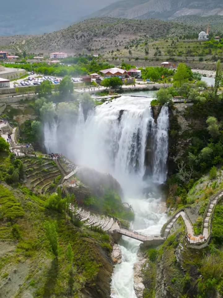 Erzurum Tortum Şelalesi Türkiye Cumhuriyeti.