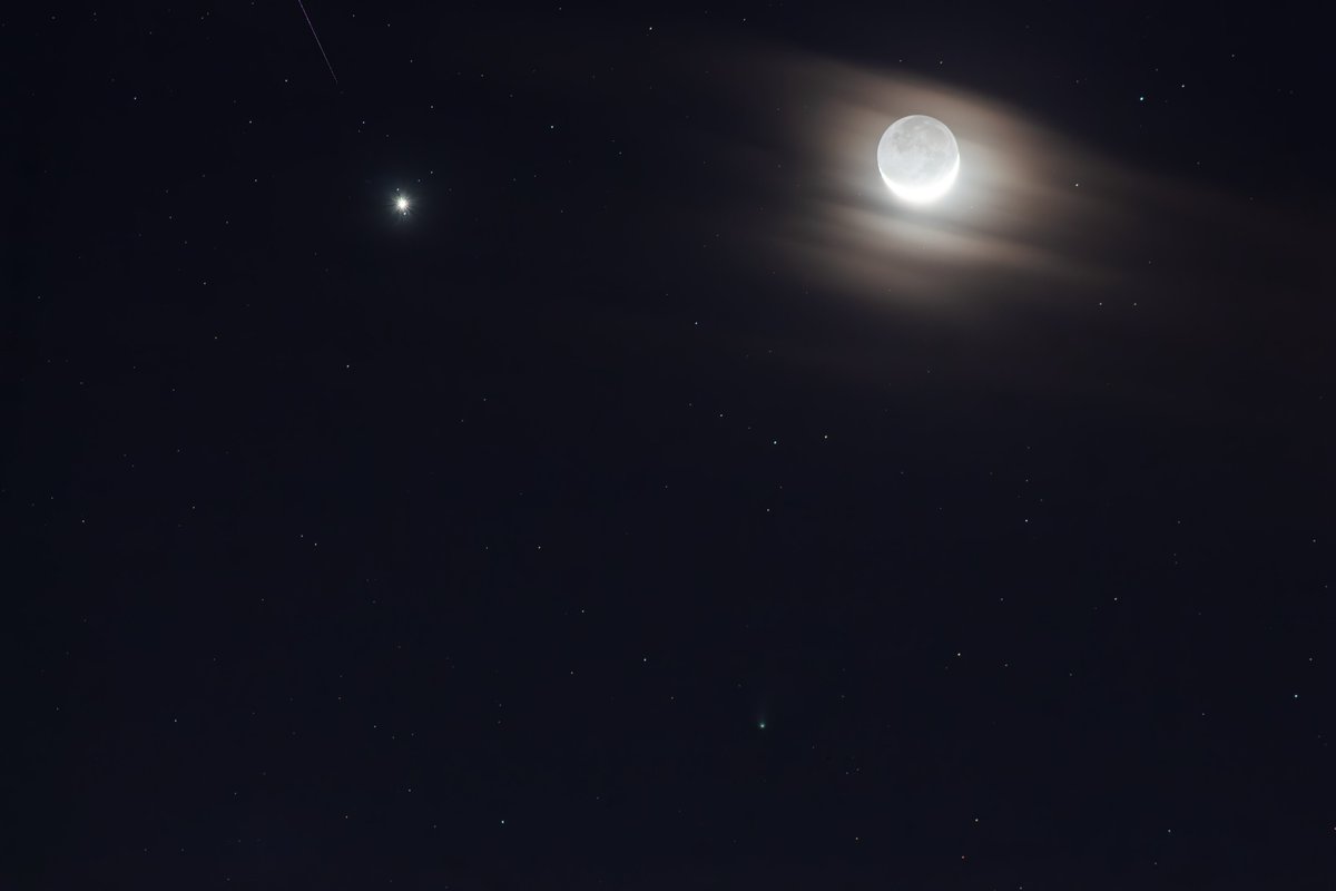 A single 30 second exposure at 150mm

The Moon, Jupiter and comet 12P/Pons-Brooks plus a bonus!

#comet #ponsbrooks