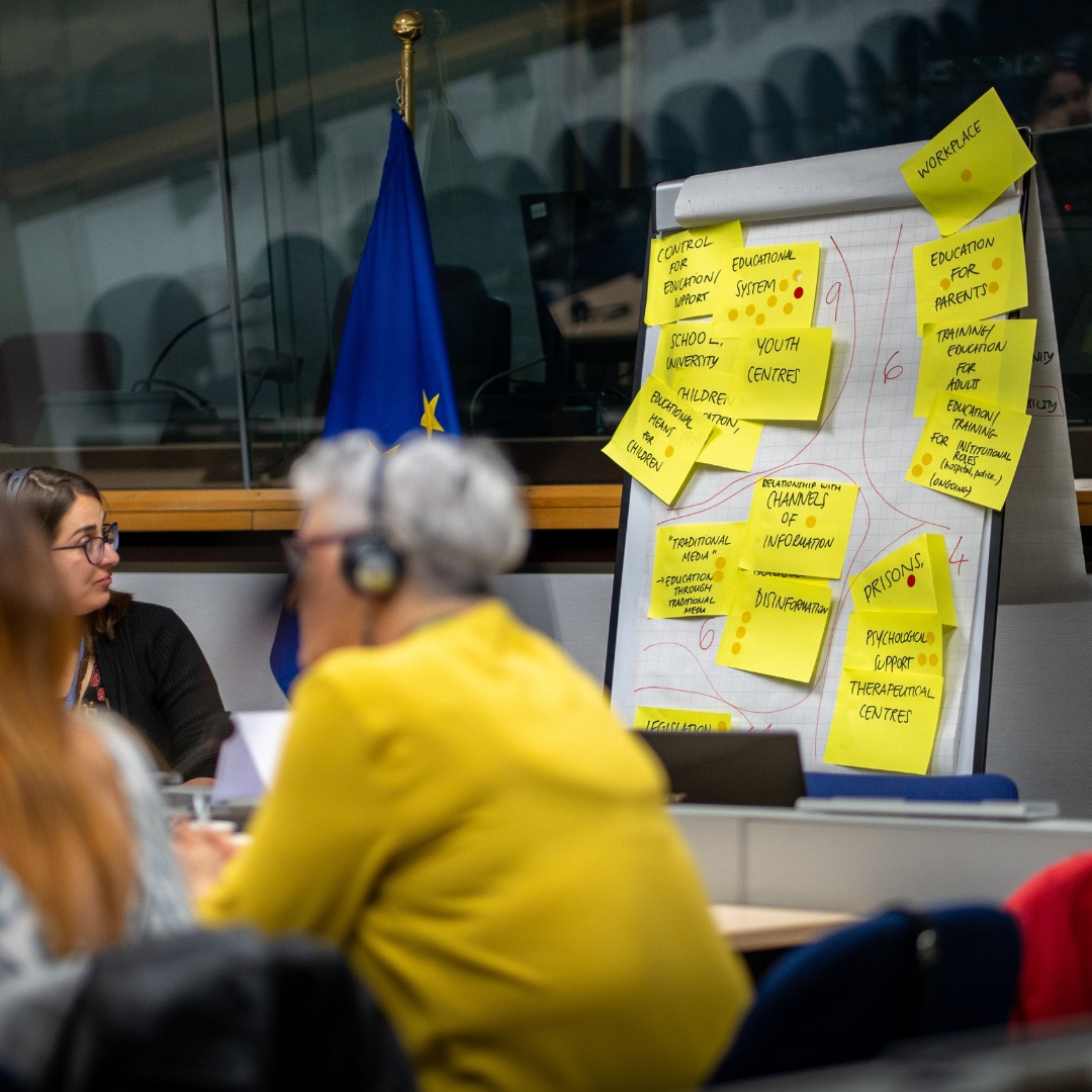 The first session of the European Citizens’ Panel on Tackling Hatred in Society concluded this week. 150 randomly selected EU citizens gathered in Brussels to share their experience, listen to testimonies, and exchange initial ideas for action. europa.eu/!BWc4Pq