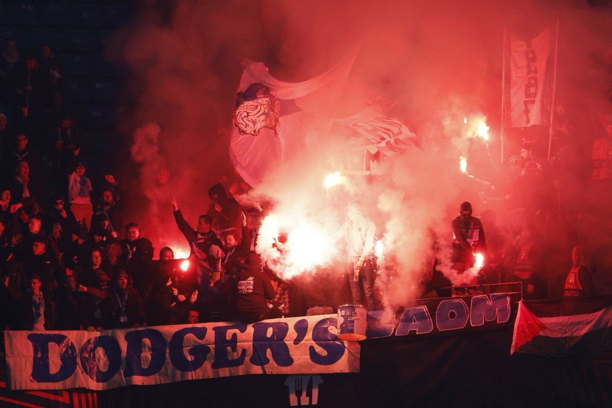 🚨Des échanges ont lieu en coulisses entre l’UEFA et le ministère de l’Intérieur français concernant le match de ce soir entre l'OM et Benfica ! Si il décide de revenir sur sa décision d’interdire le déplacement des fans portugais au match retour jeudi prochain, le club de…