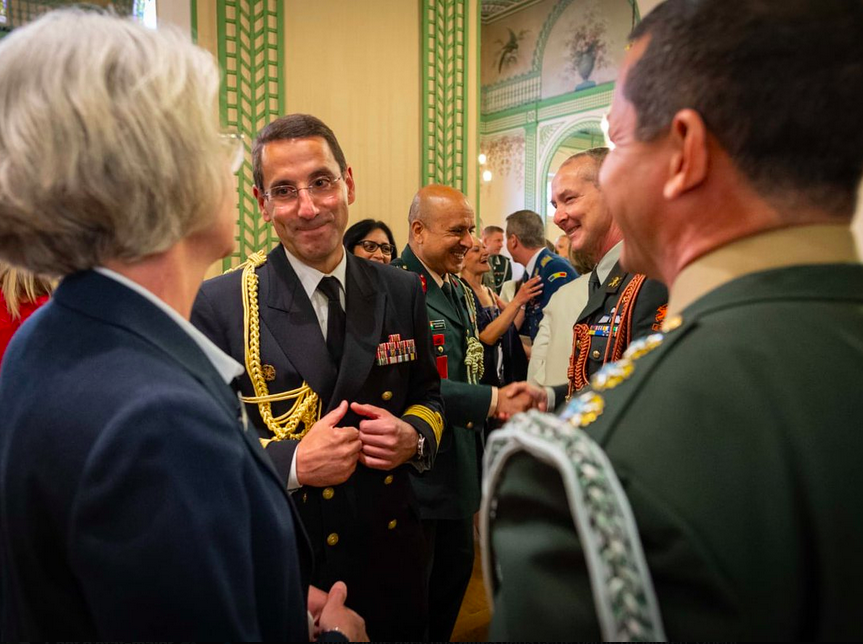 Accueillir, recevoir, entretenir les liens d’amitiés est aussi important que s’entraîner et se tenir prêt au combat. Cela fait 40 ans que l'association Frères d’armes s’attèle à cette mission, sous le haut patronage du Président de la République. Bravo 👏!