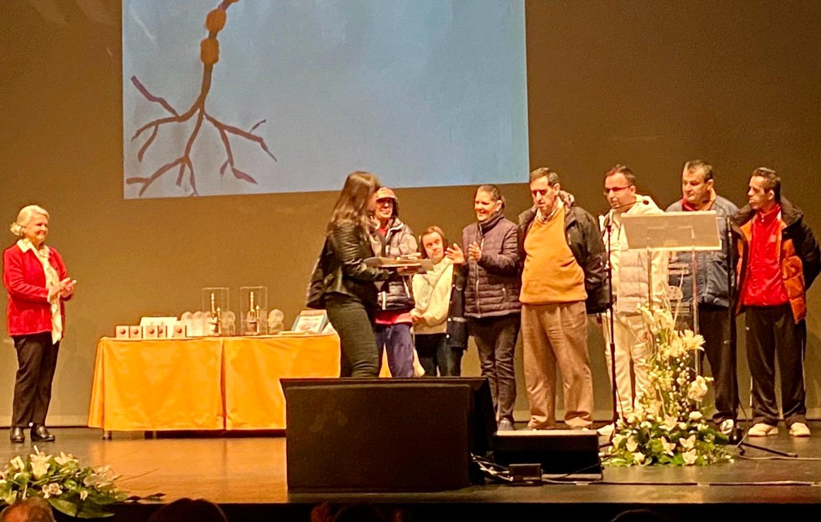 AsprodesSalaman's tweet photo. El Centro Ocupacional El Cueto (#SantaMartaDeTormes #Salamanca) ha recibido el Premio Santiago Ramón y Cajal en Educación Especial, compartido con @AspaceNavarra.

😊 Nos ha encantado participar en esta convocatoria para poner en valor la ciencia y la investigación. ¡¡Gracias!! https://t.co/nGLp9Wv6yN