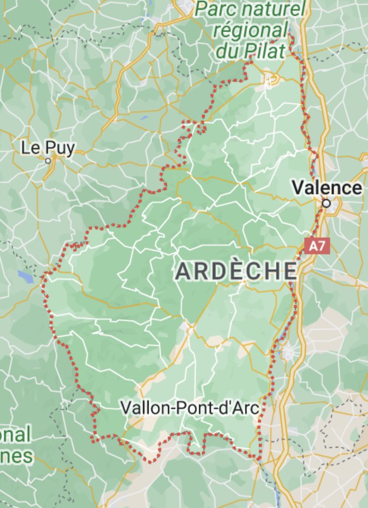 La superficie de la Cisjordanie est de 5800 km2, un peu plus que l’Ardèche. Imaginez s’il y avait 700 checkpoints en Ardèche.
