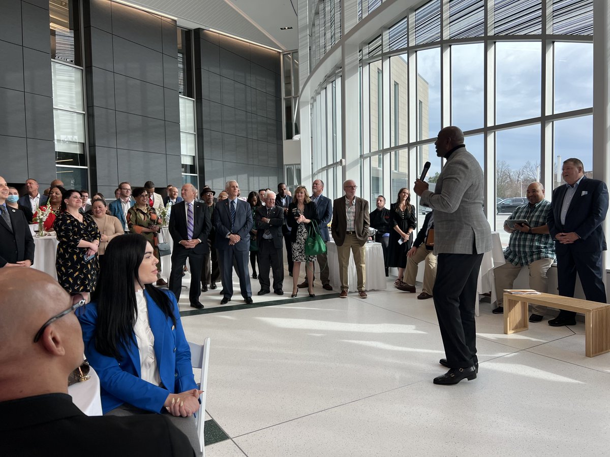 Honored to welcome alum @magicjohnson home to @michiganstateu's campus! He has inspired so many students and is helping propel their futures through the @LansingPromise scholarship program.