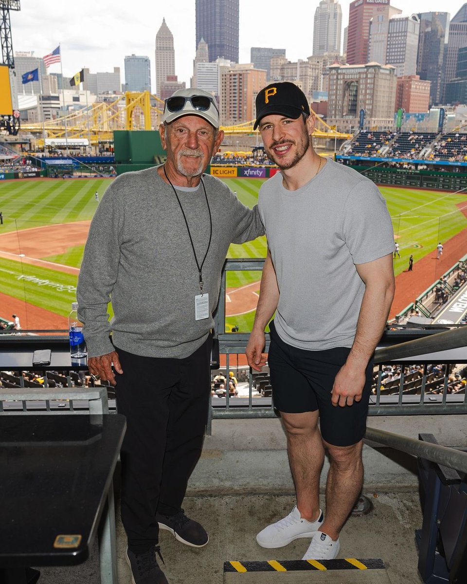 Ball season is back and @penguins captain Sidney Crosby is already out supporting at PNC Park! ⚾️ 📷: Pittsburgh Penguins