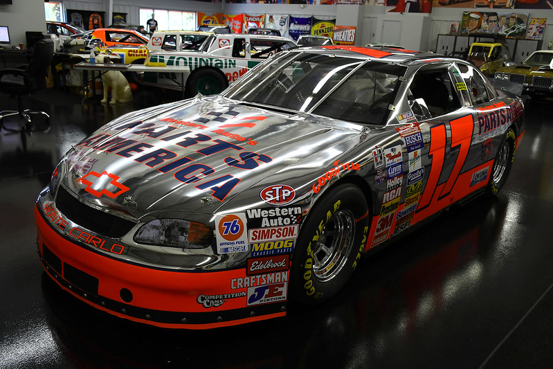 Kerchoo95's tweet photo. When asked what he wanted #DarrellCartrip to look like in #Cars (2006), Darrell Waltrip chose for him to be chrome colored, referencing the dazzling Chevrolet Monte Carlo that he raced in 1997. https://t.co/CEgqN36DEa