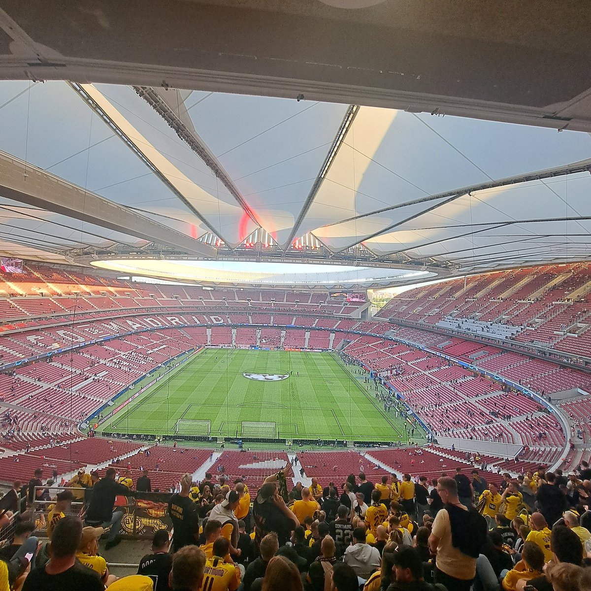 Borussia Dortmund International war erneut gut - außer die gestrige 1. Halbzeit. 😃

Auf eine magische CL-Nacht nächste Woche Dienstag im WS. 🖤💛☝️