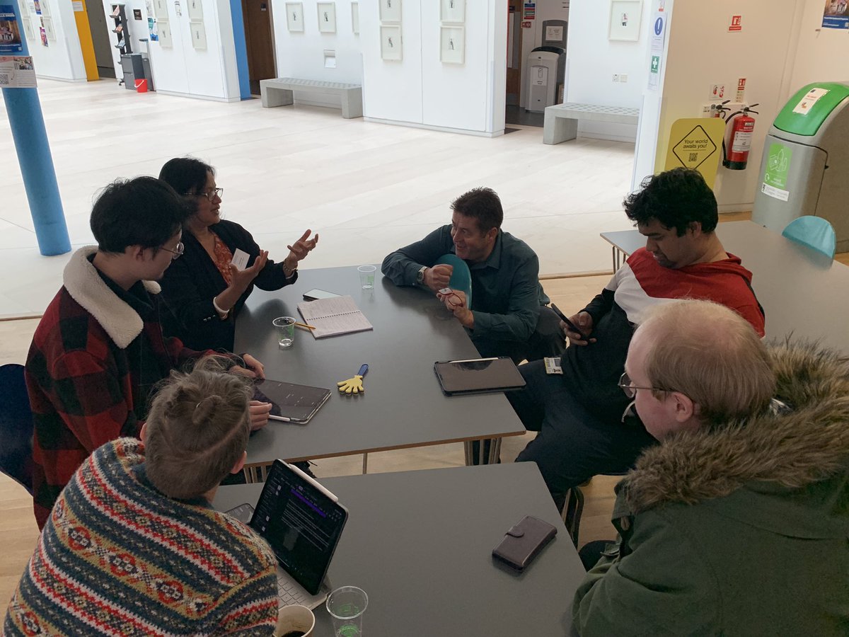 Day 4 of the 2nd @UofGlasgow Quantum Science and Technology School: gla.ac.uk/events/confere… continued with an excellent science communication lecture by @SaraDiegoli and Bruce McLelland from @anchored_in!