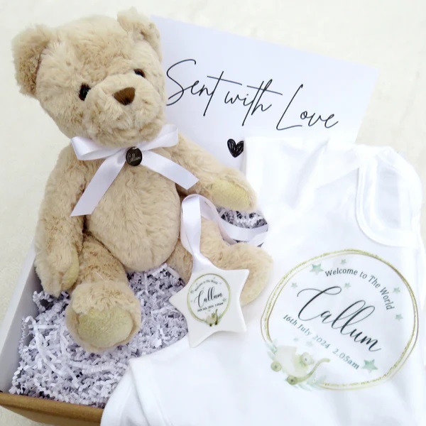 Welcome a new baby in to the world with this cute, personalised gift set  lilybluestore.com/products/perso…

#babygifts #giftideas #babyboy #babygirl #newbaby #newborn #mhhsbd