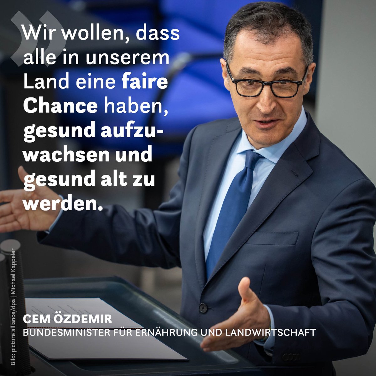 Essen entscheidet über Lebenschancen. Und das fängt bei Kindern an. Deshalb sollten es alle möglichst leicht haben, gut und gesund zu essen, wenn sie es wollen. Und zwar unabhängig von Herkunft, Wohnort oder dem Geldbeutel. Genau das unterstützen wir mit der #Ernährungsstrategie.